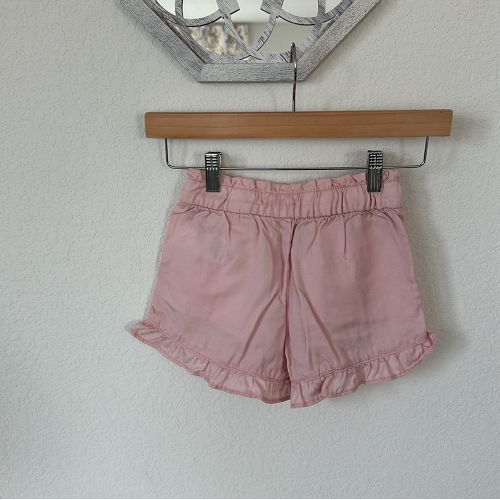GAP • Pink Ruffle Shorts - Picture 4 of 4
